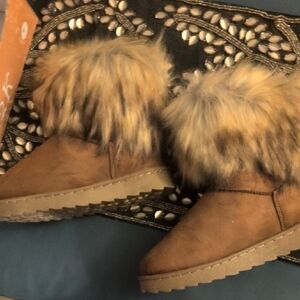 Cozy Brown Faux Fur Lined Women's Boots